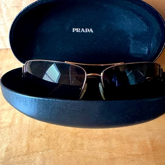 Prada aviator style women’s sunglasses - Picture 2 of 6